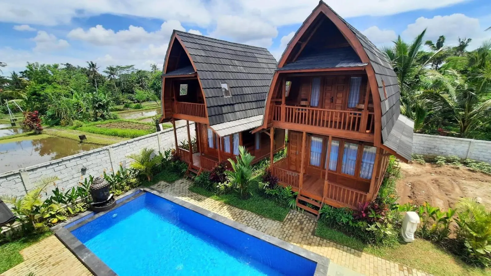 Kayu Joglos Ubud 0*,